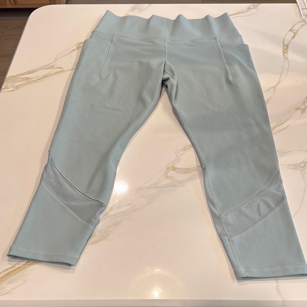 Athleta Salutation Stash Mesh Legging